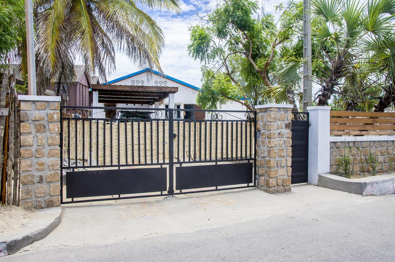 Villa A.Tia Morondava Exterior photo
